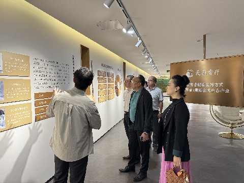 四川省温泉旅游协会会长晏学平带队考察天府香疗研究院